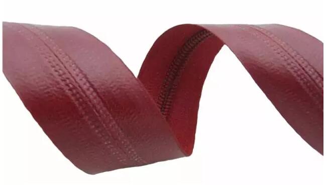 運(yùn)動(dòng)、戶(hù)外服裝輔料