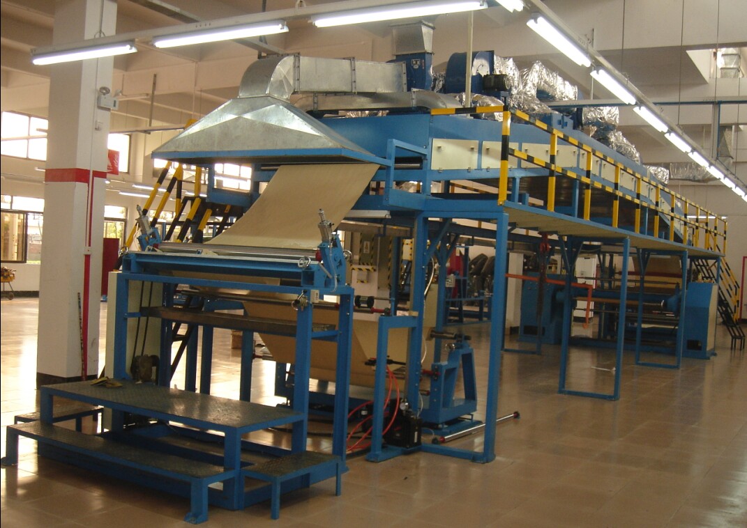 賜昌鞋廠現(xiàn)場不干膠自粘機(jī)、鞋材貼合機(jī)、強(qiáng)力膠貼合機(jī)、布料貼合機(jī)、泡綿貼合機(jī)、EVA貼合機(jī)